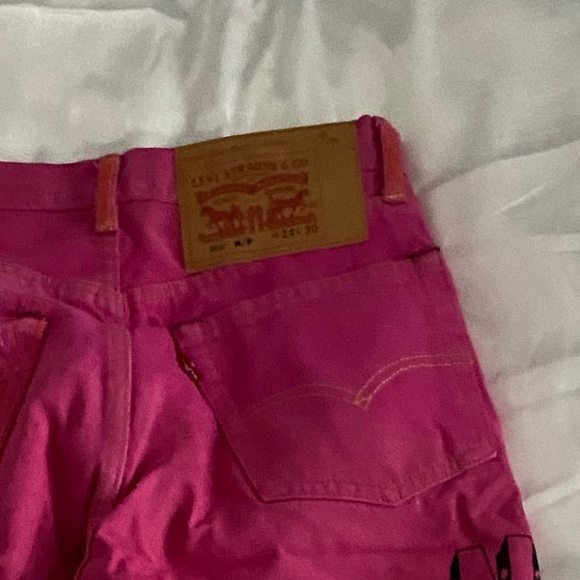 Pink Levi jeans - Picture 4 of 4